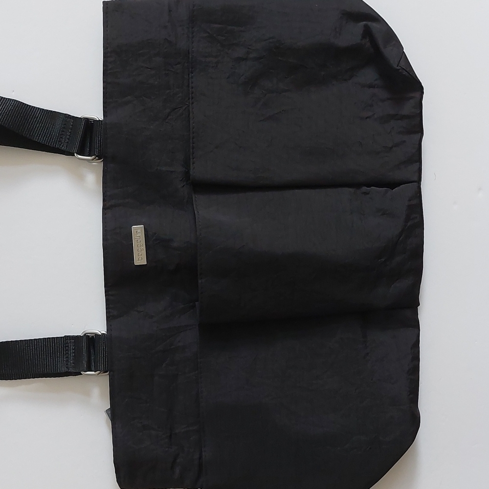 BAGGALLINI Black Hand Washable Tote